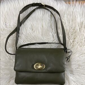 Elegant Olive Leather Crossbody Bag